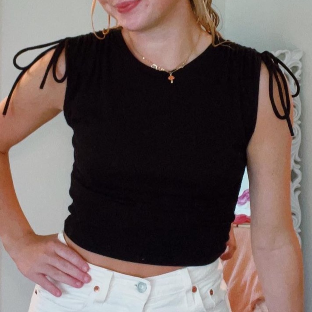 Zara tie shoulder top!!